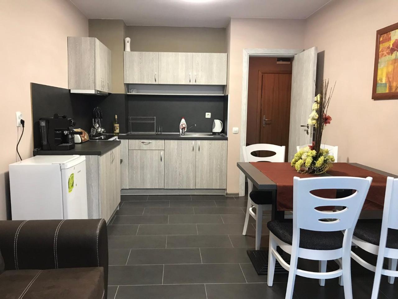 Apartments Orpheus Residence 벨린그래드 외부 사진